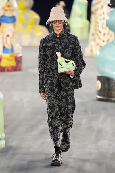 Look 1